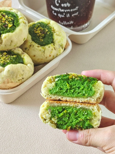 Pistachio and Cheese Scones