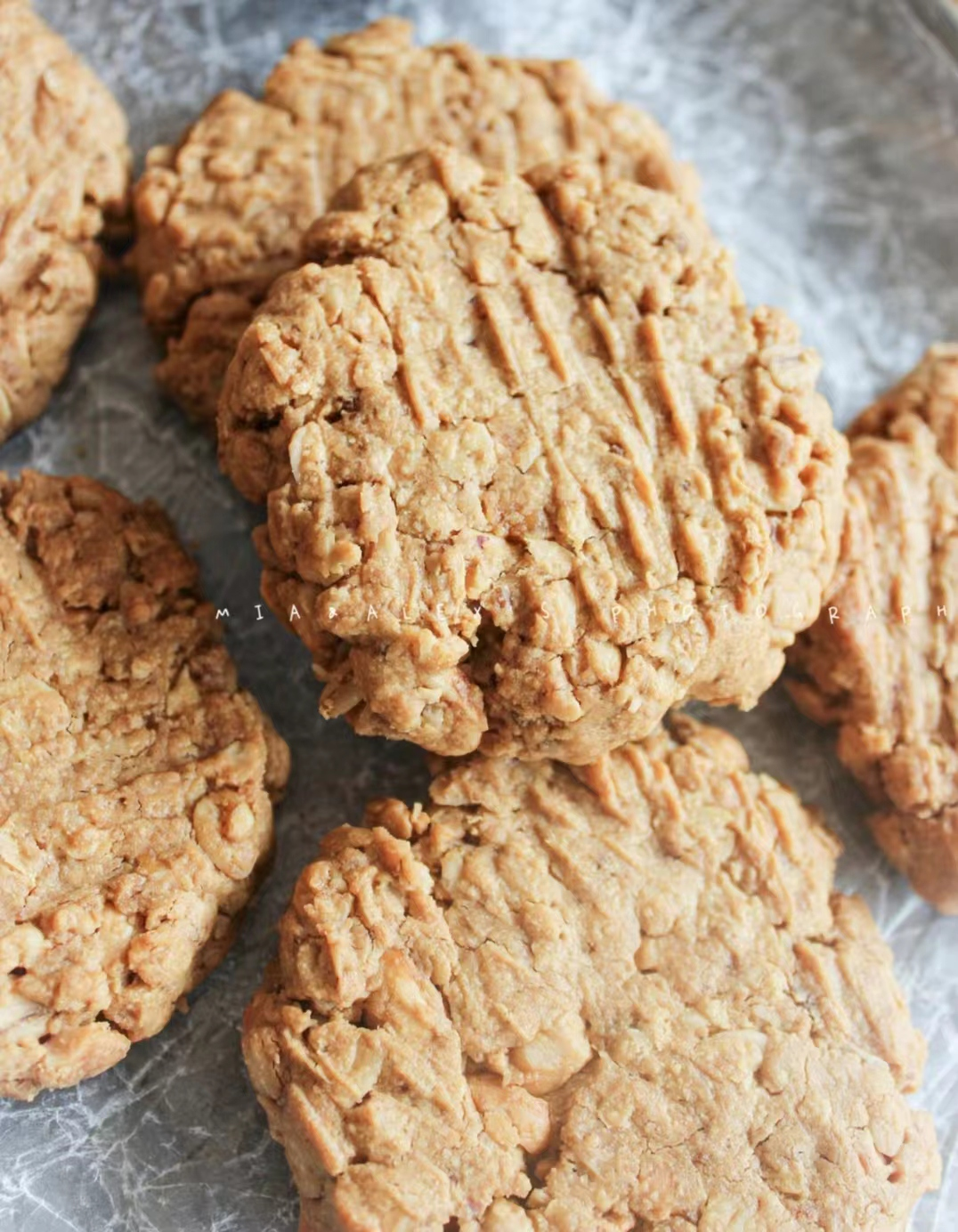 Peanut butter oatmeal cookies