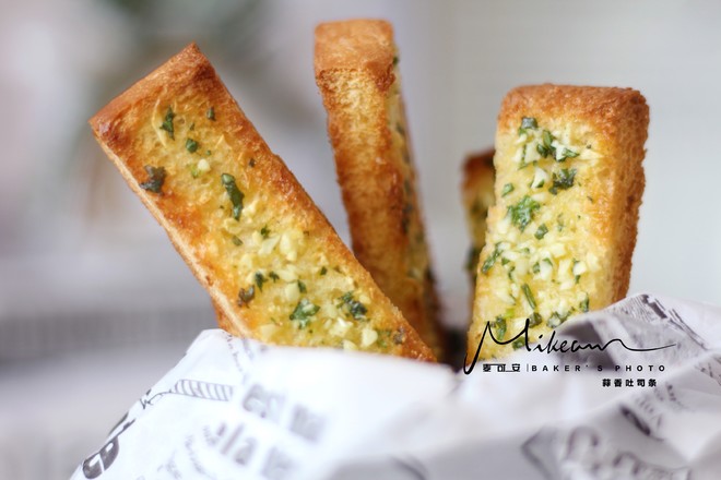 Garlic toast strips