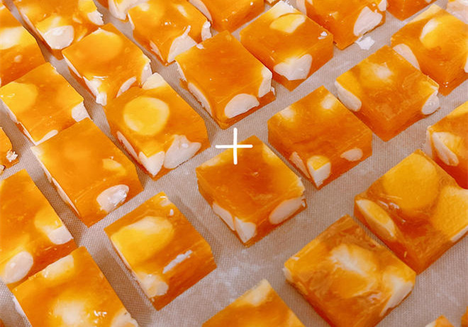 Macadamia soft candy