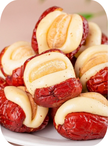 Red Dates with Cashews